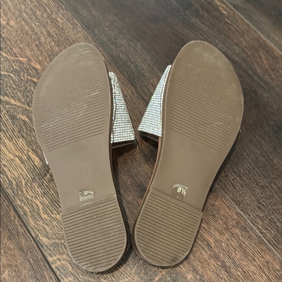 Steve Madden Silver Rhinestone Flat Sandals 8/8.5 - Picture 10 of 11